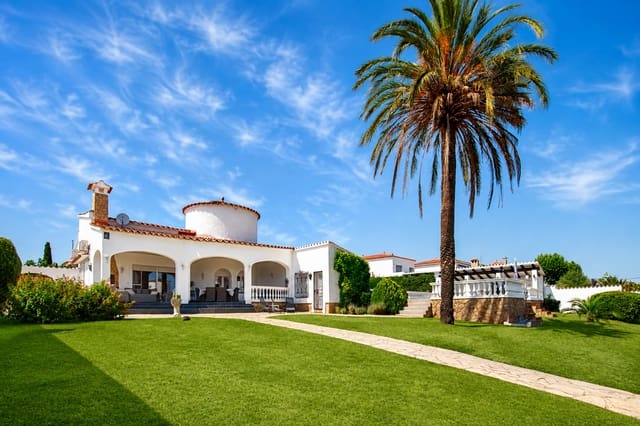 3 soveværelse Villa til salg i Empuriabrava, Castelló d'Empúries med swimmingpool garage - € 1.650.000 (Ref: 9109410)