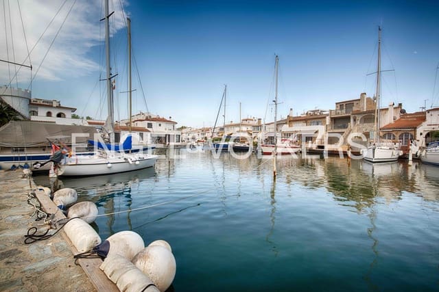 3 soverom Hus til salgs i Empuriabrava, Castelló d'Empúries med garasje - € 445 000 (Ref: 9111048)