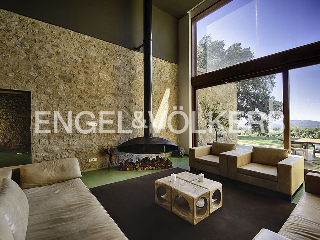 10 chambre Finca/Maison de Campagne à vendre à Macanet de Cabrenys avec garage - 2 700 000 € (Ref: 9113120)