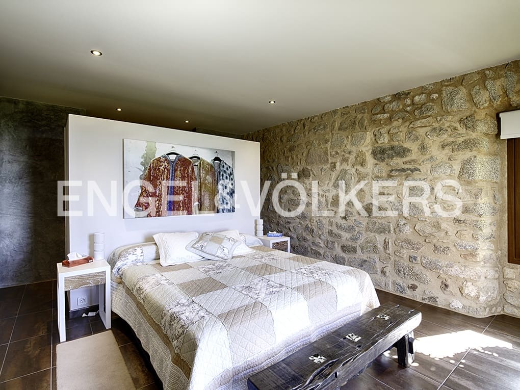 10 chambre Finca/Maison de Campagne à vendre à Macanet de Cabrenys avec garage - 2 700 000 € (Ref: 9113120)