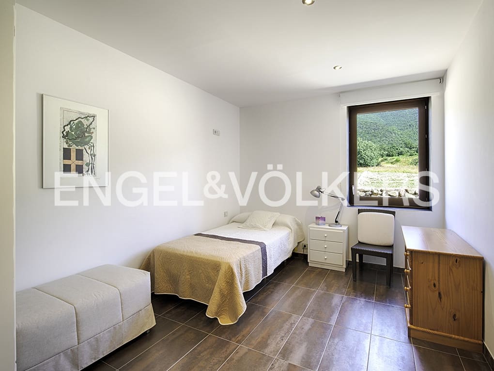 10 chambre Finca/Maison de Campagne à vendre à Macanet de Cabrenys avec garage - 2 700 000 € (Ref: 9113120)