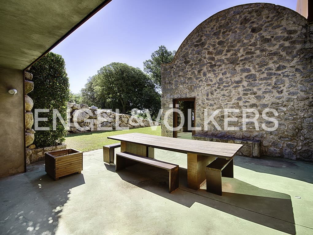 10 chambre Finca/Maison de Campagne à vendre à Macanet de Cabrenys avec garage - 2 700 000 € (Ref: 9113120)