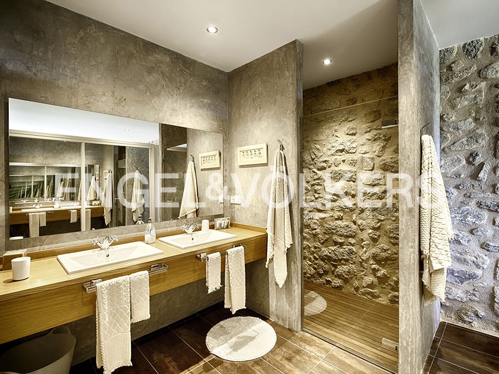 10 chambre Finca/Maison de Campagne à vendre à Macanet de Cabrenys avec garage - 2 700 000 € (Ref: 9113120)