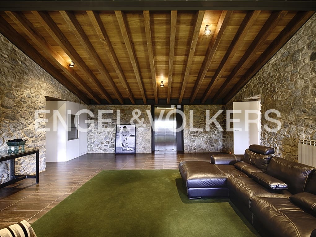 10 chambre Finca/Maison de Campagne à vendre à Macanet de Cabrenys avec garage - 2 700 000 € (Ref: 9113120)