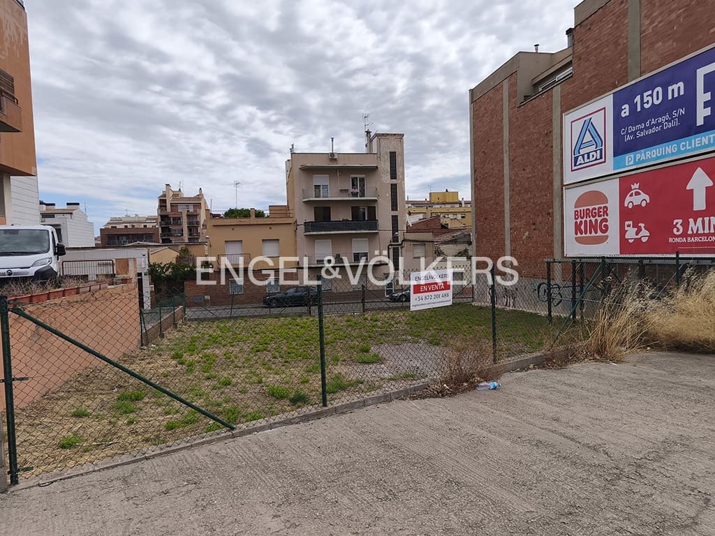 Grond te koop in Figueres - € 4.200.000 (Ref: 9114654)