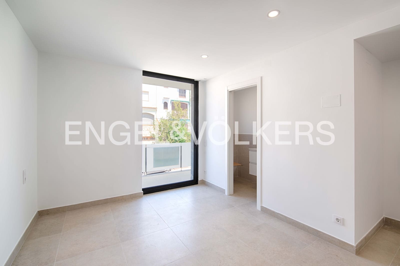 3 soveværelse Rækkehus til salg i Empuriabrava med garage - € 620.000 (Ref: 9123585)