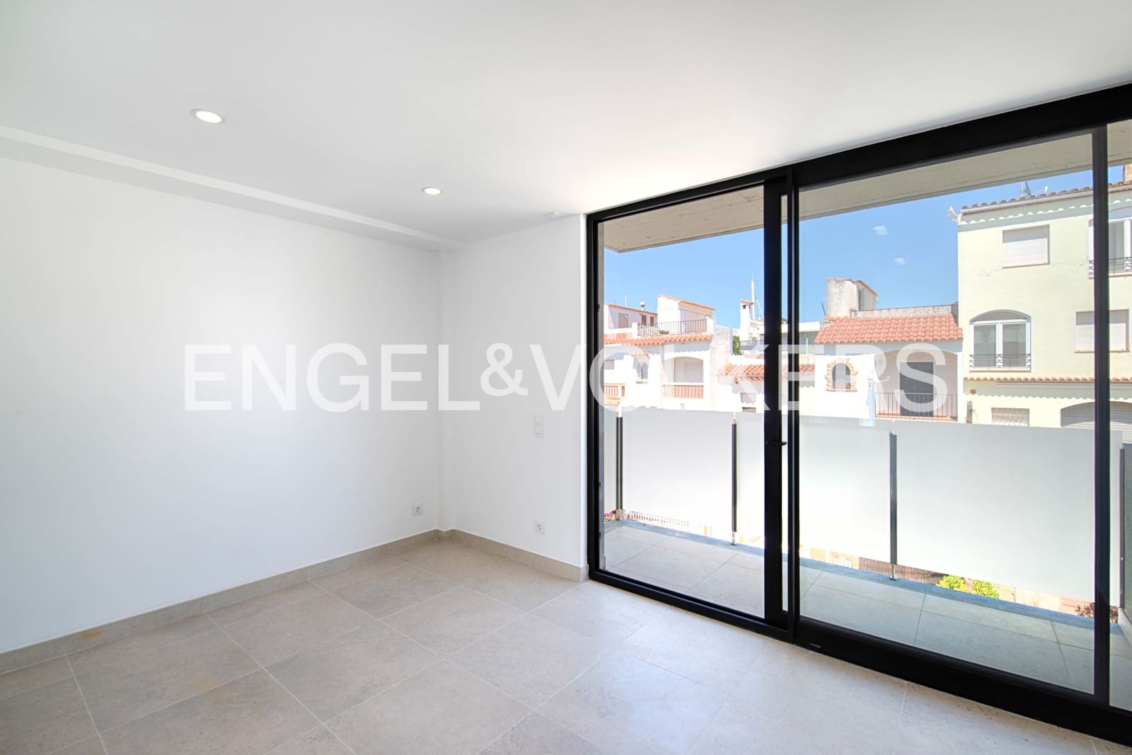 3 soveværelse Rækkehus til salg i Empuriabrava med garage - € 620.000 (Ref: 9123585)