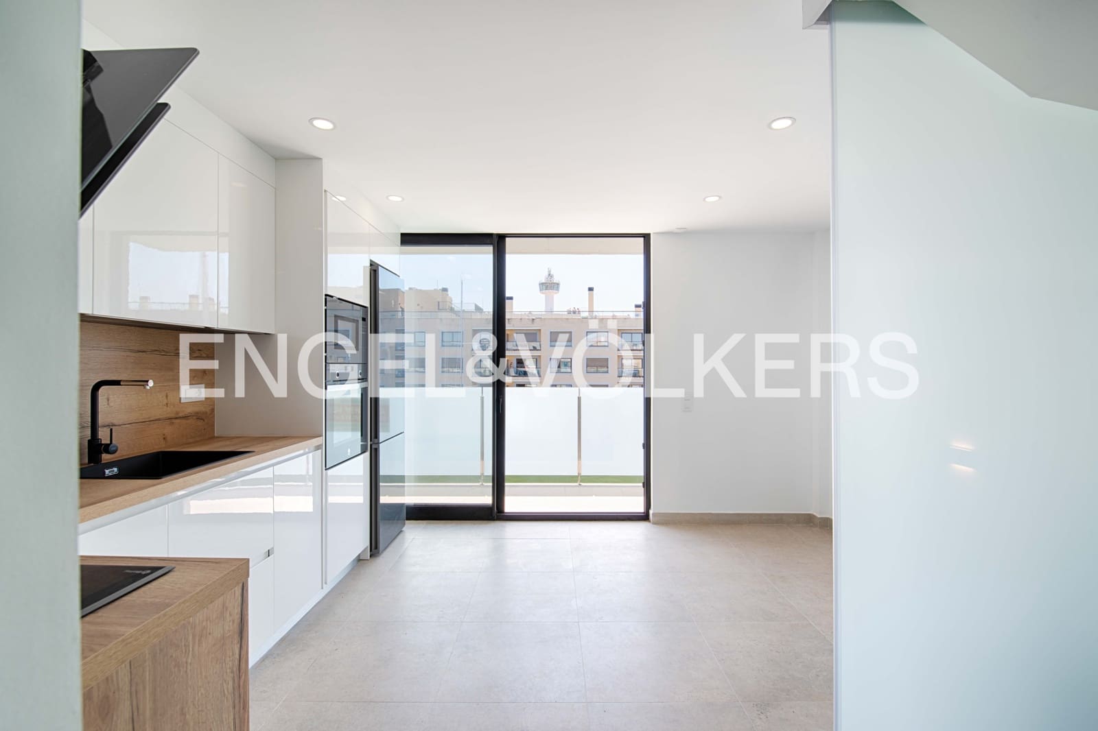 3 soveværelse Rækkehus til salg i Empuriabrava med garage - € 620.000 (Ref: 9123585)