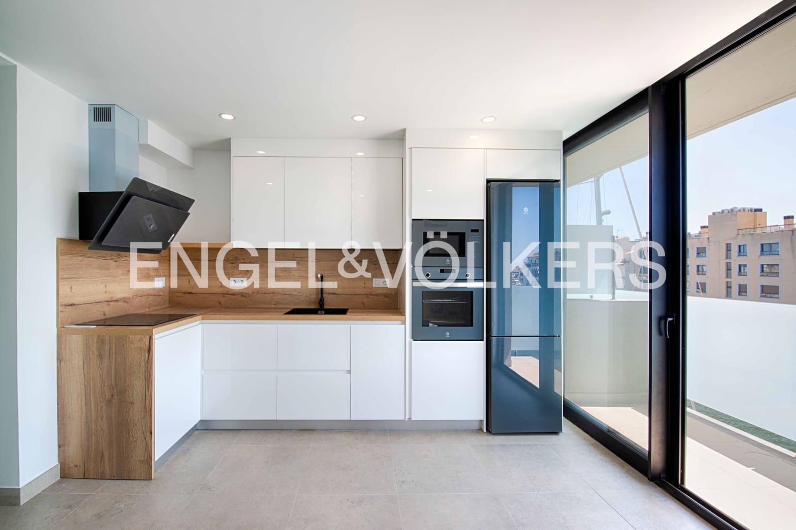 3 soveværelse Rækkehus til salg i Empuriabrava med garage - € 620.000 (Ref: 9123585)