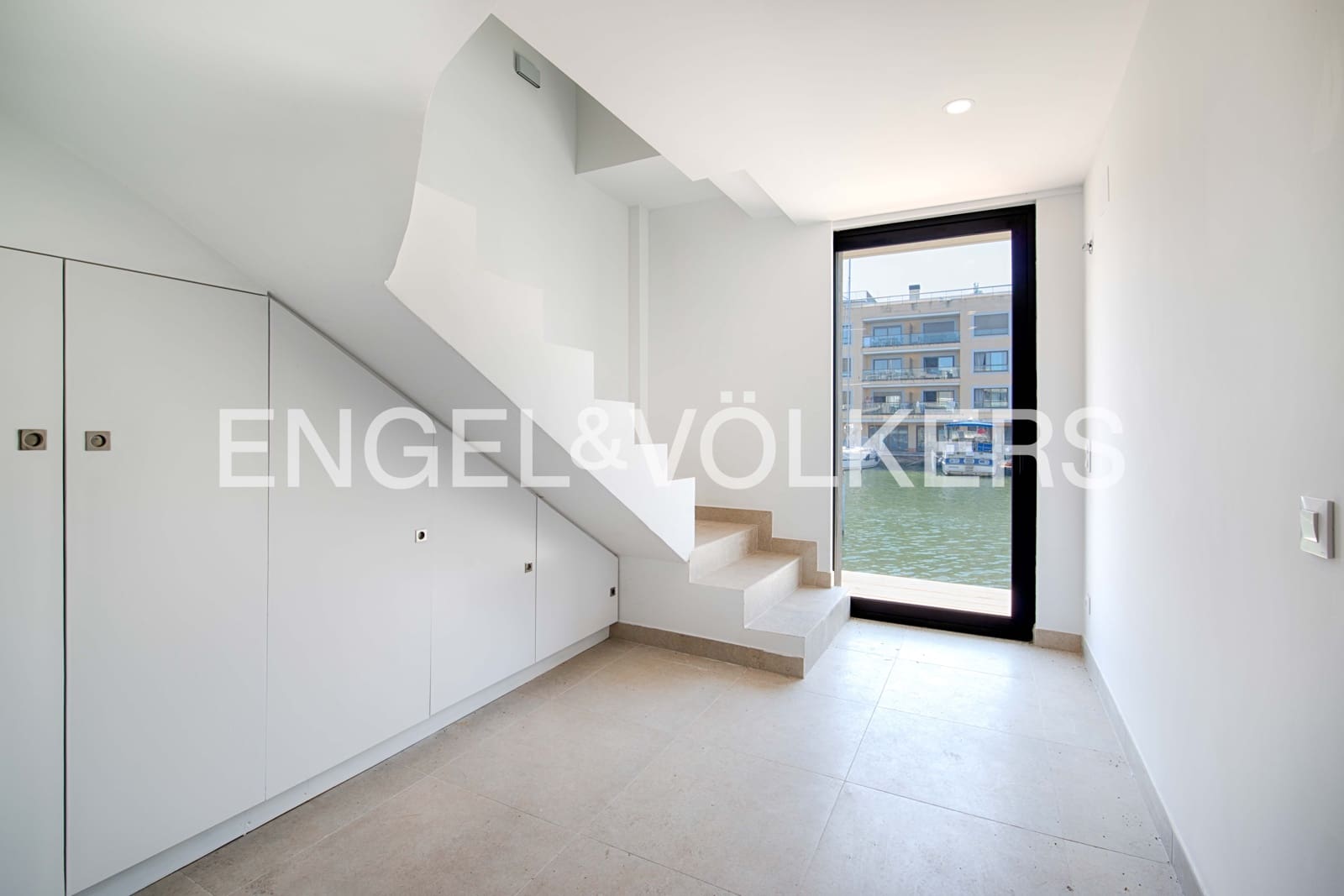 3 soveværelse Rækkehus til salg i Empuriabrava med garage - € 620.000 (Ref: 9123585)