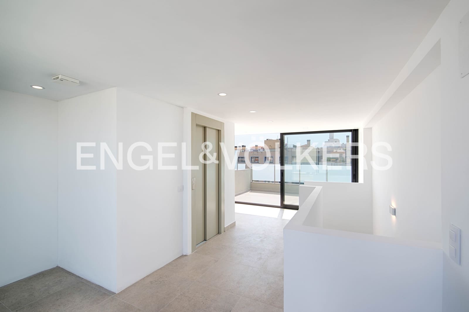 3 soveværelse Rækkehus til salg i Empuriabrava med garage - € 620.000 (Ref: 9123585)