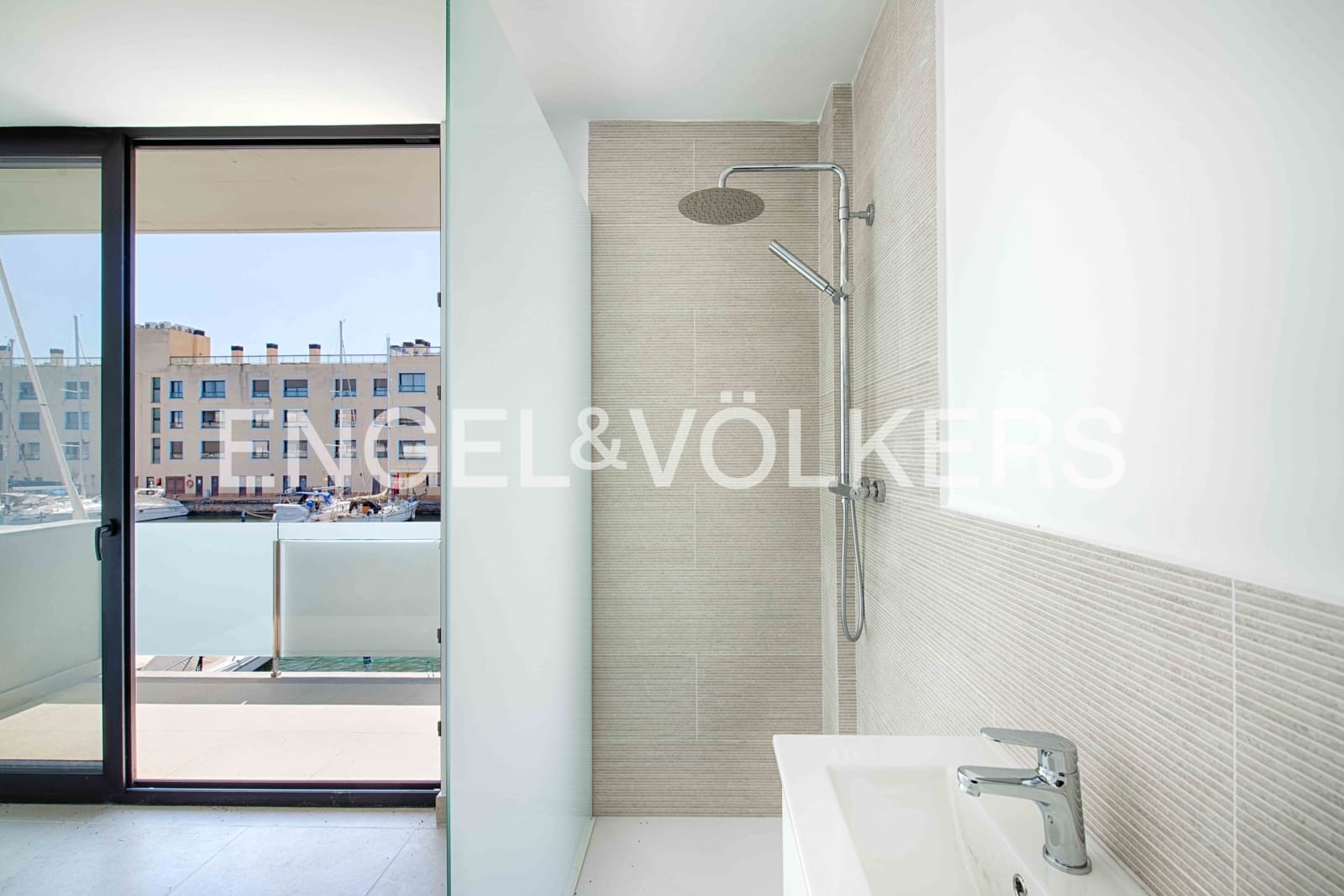 3 soveværelse Rækkehus til salg i Empuriabrava med garage - € 620.000 (Ref: 9123585)