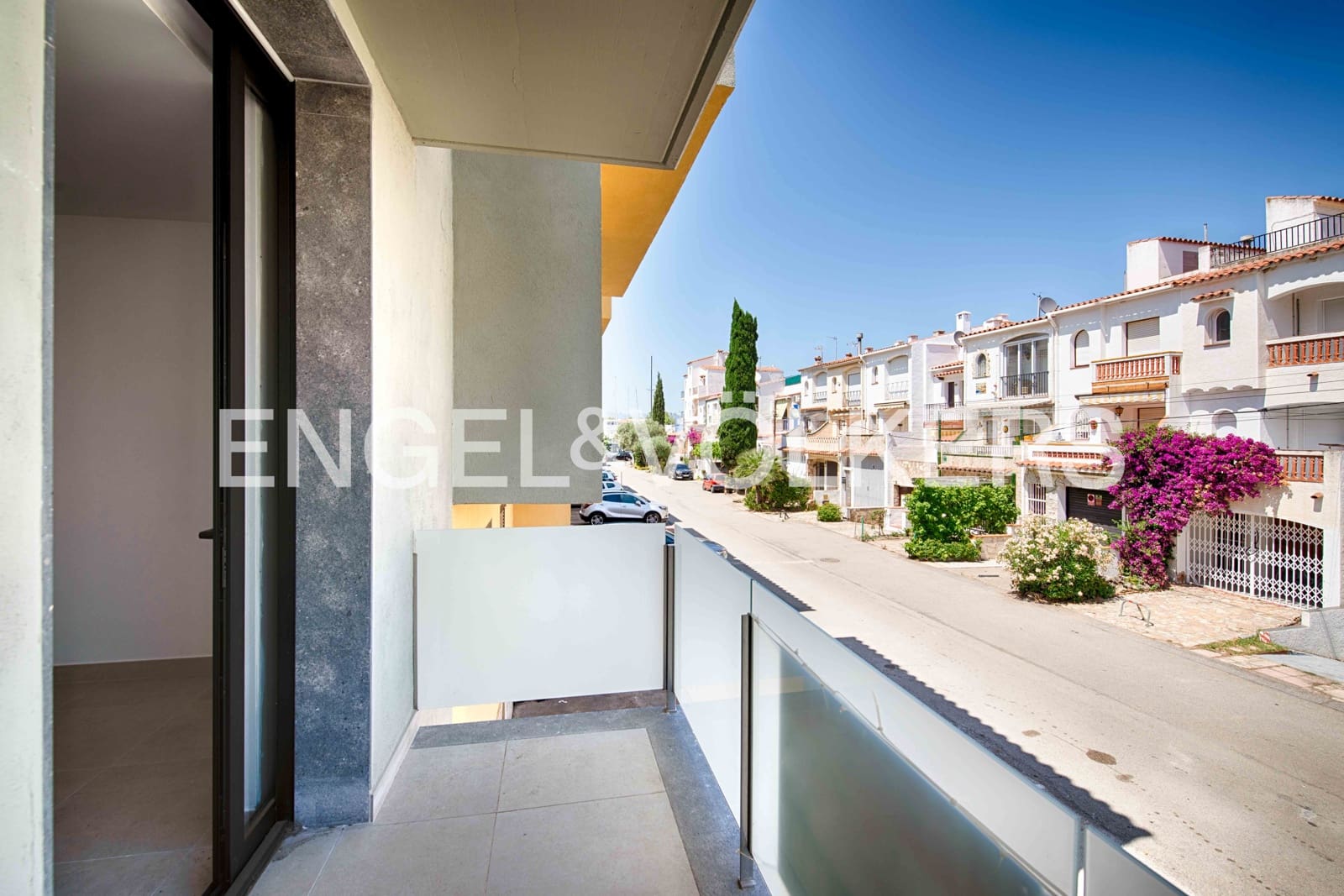 3 soveværelse Rækkehus til salg i Empuriabrava med garage - € 620.000 (Ref: 9123585)