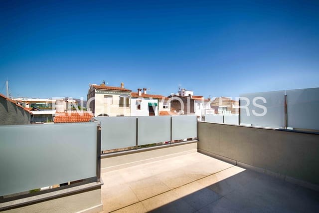 3 slaapkamer Rijtjeshuis te koop in Empuriabrava, Castelló d'Empúries met garage - € 585.000 (Ref: 9123585)