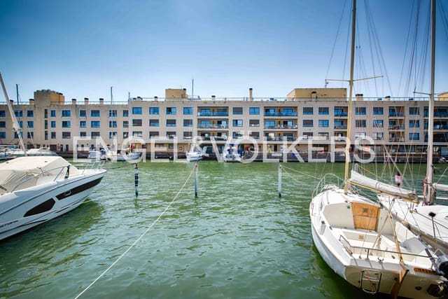 3 slaapkamer Rijtjeshuis te koop in Empuriabrava, Castelló d'Empúries met garage - € 585.000 (Ref: 9123585)