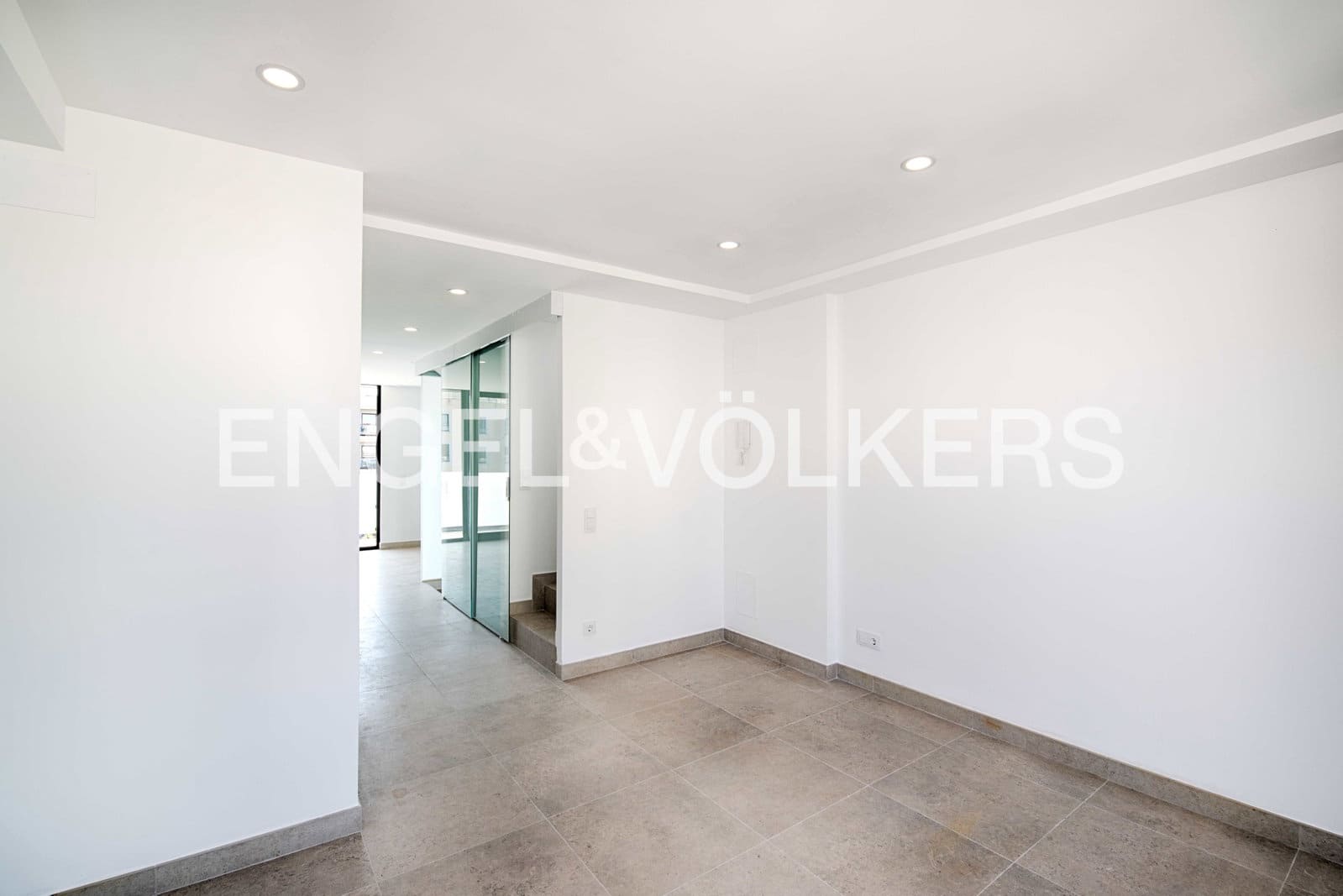 3 bedroom Terraced Villa for sale in Empuriabrava with garage - € 585,000 (Ref: 9123585)