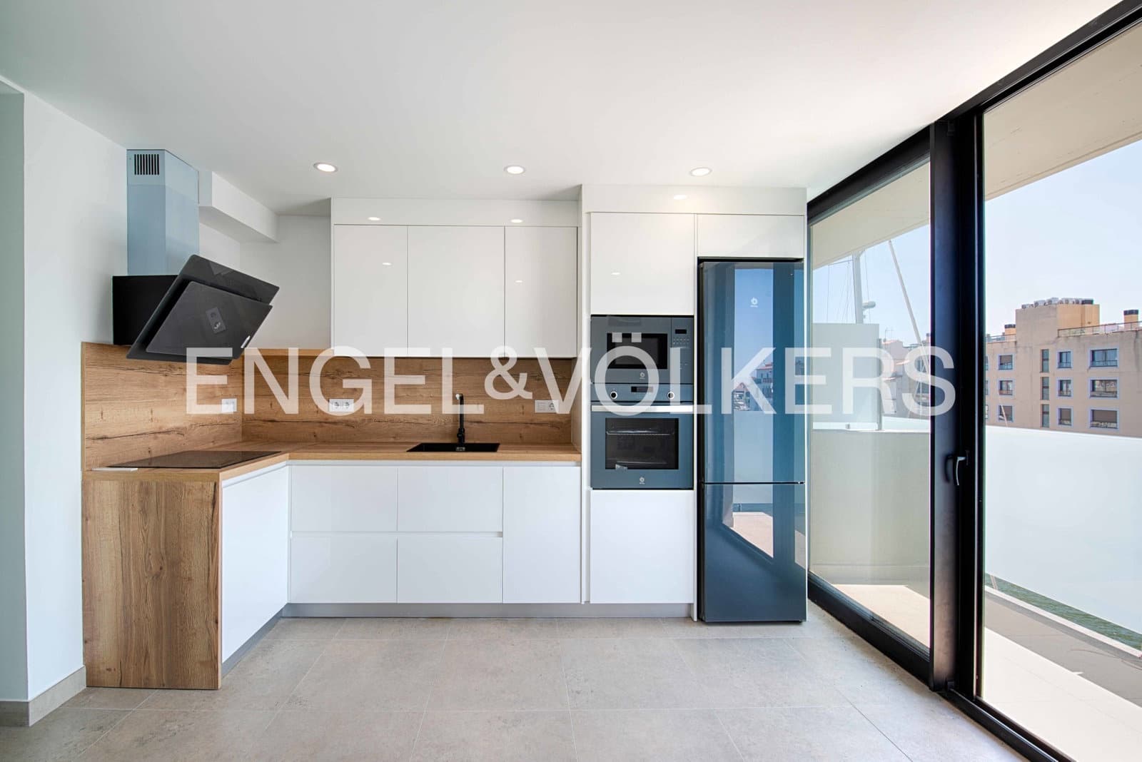 3 bedroom Terraced Villa for sale in Empuriabrava with garage - € 585,000 (Ref: 9123585)