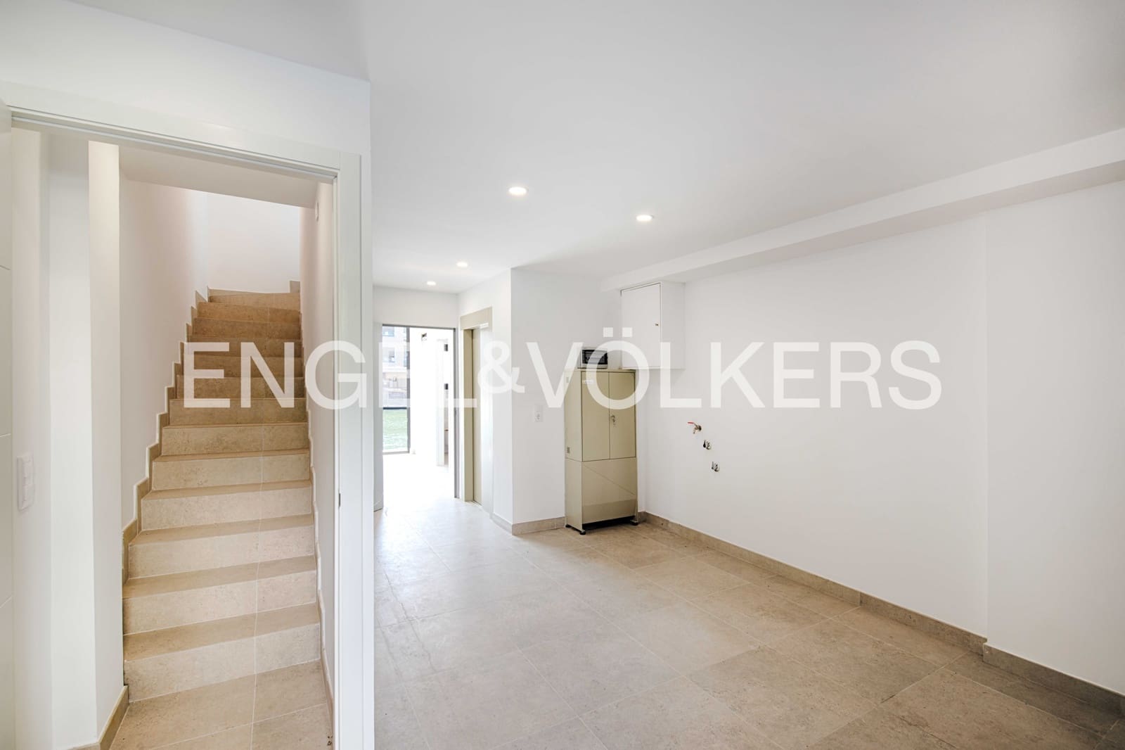 4 soveværelse Rækkehus til salg i Empuriabrava med garage - € 670.000 (Ref: 9123915)