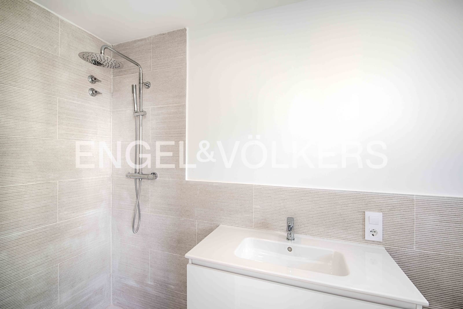 4 soveværelse Rækkehus til salg i Empuriabrava med garage - € 670.000 (Ref: 9123915)