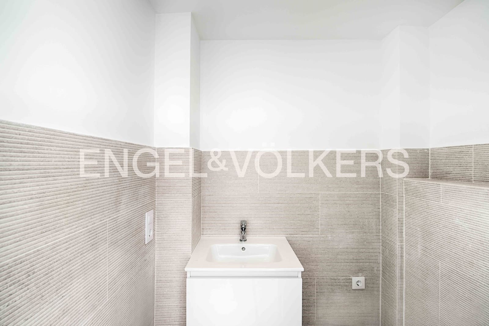 4 soveværelse Rækkehus til salg i Empuriabrava med garage - € 670.000 (Ref: 9123915)