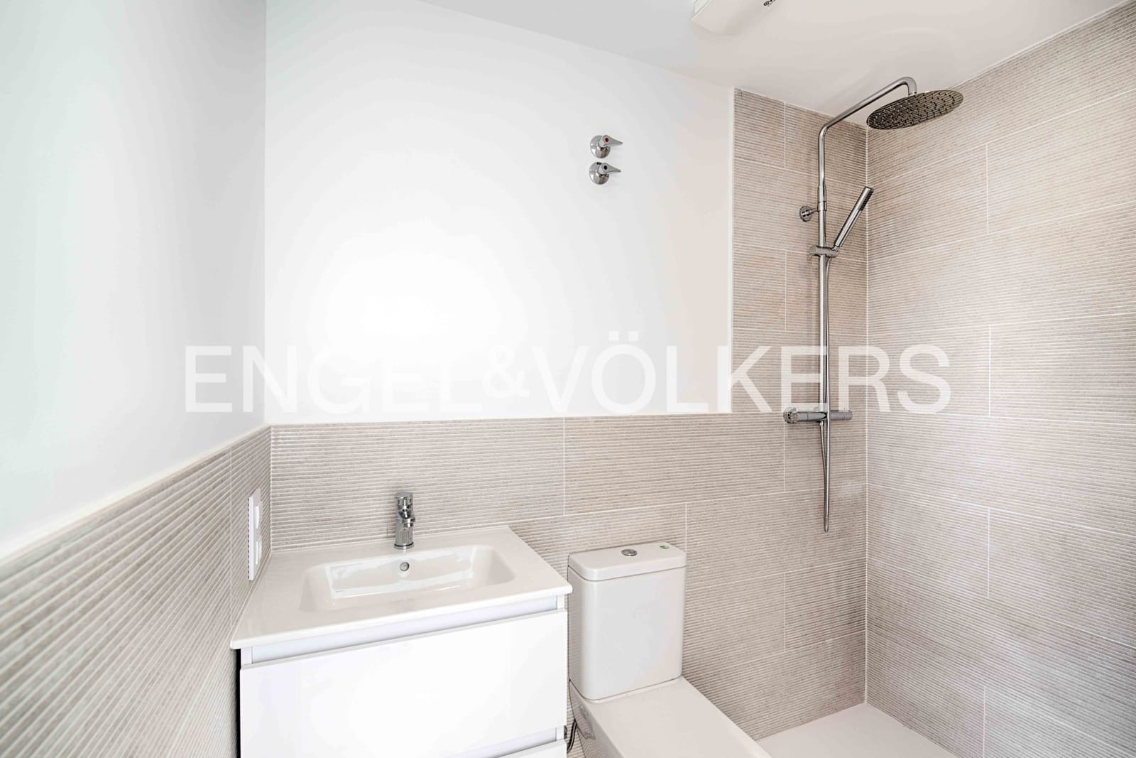 4 soveværelse Rækkehus til salg i Empuriabrava med garage - € 670.000 (Ref: 9123915)