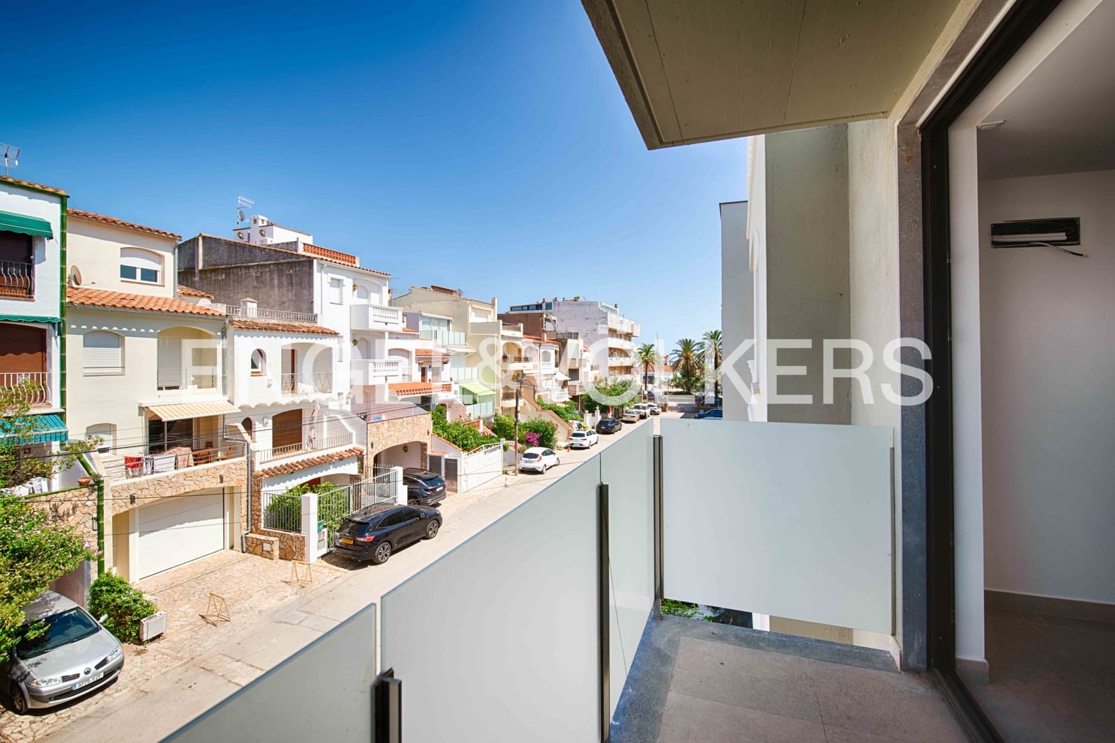 4 soveværelse Rækkehus til salg i Empuriabrava med garage - € 670.000 (Ref: 9123915)