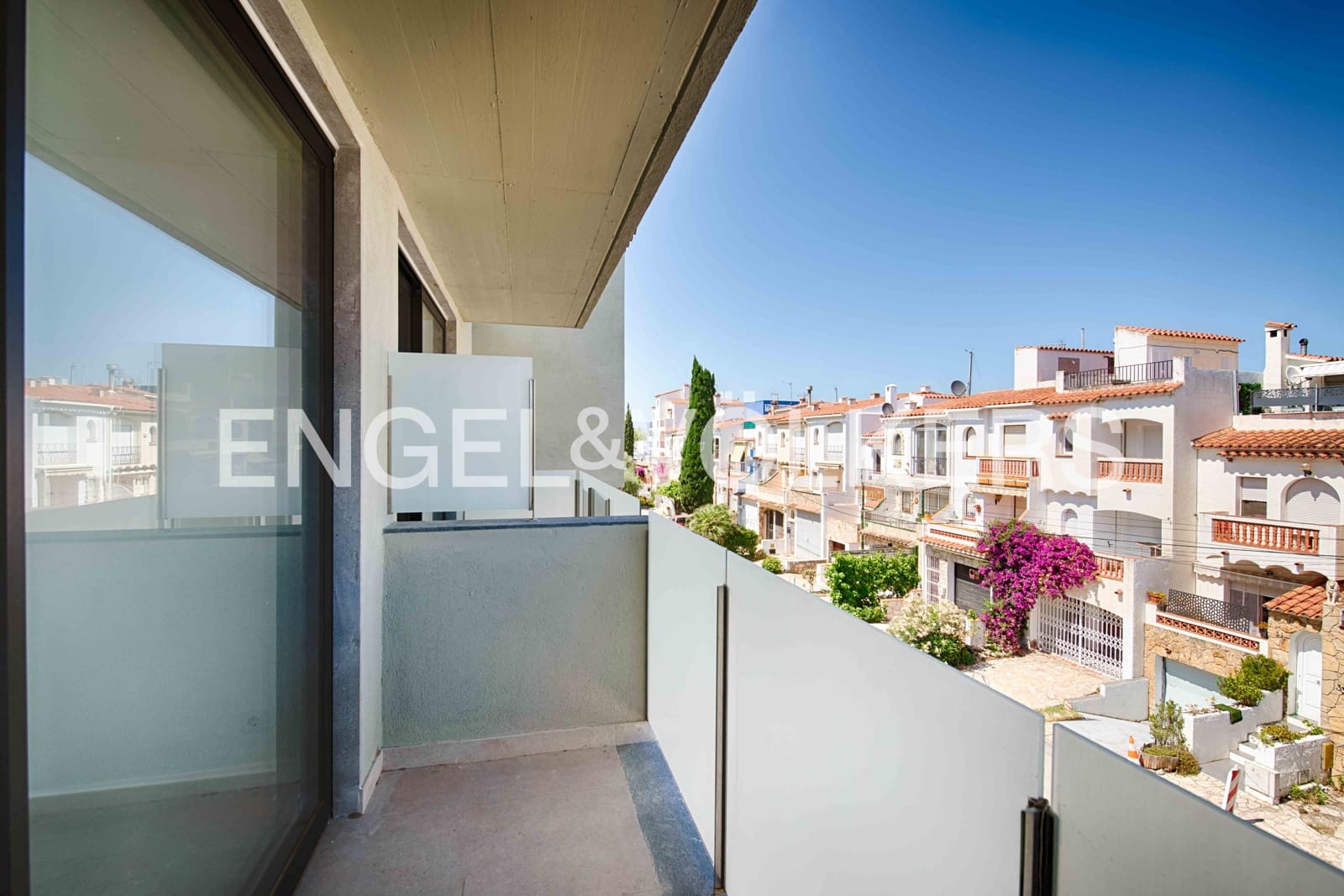4 soveværelse Rækkehus til salg i Empuriabrava med garage - € 670.000 (Ref: 9123915)