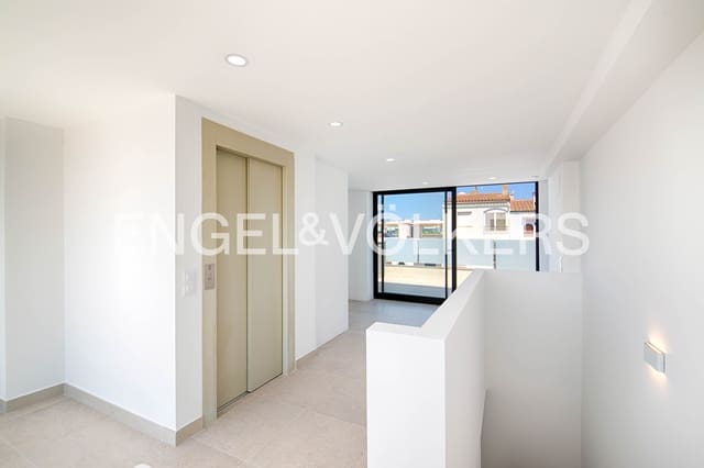 4 soverom Rekkehus til salgs i Empuriabrava, Castelló d'Empúries med garasje - € 670 000 (Ref: 9123915)