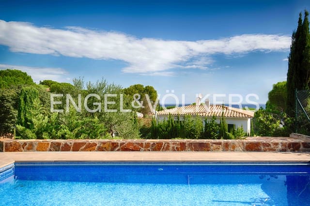 5 bedroom Villa for sale in El Port de la Selva with pool garage - € 950,000 (Ref: 9153240)