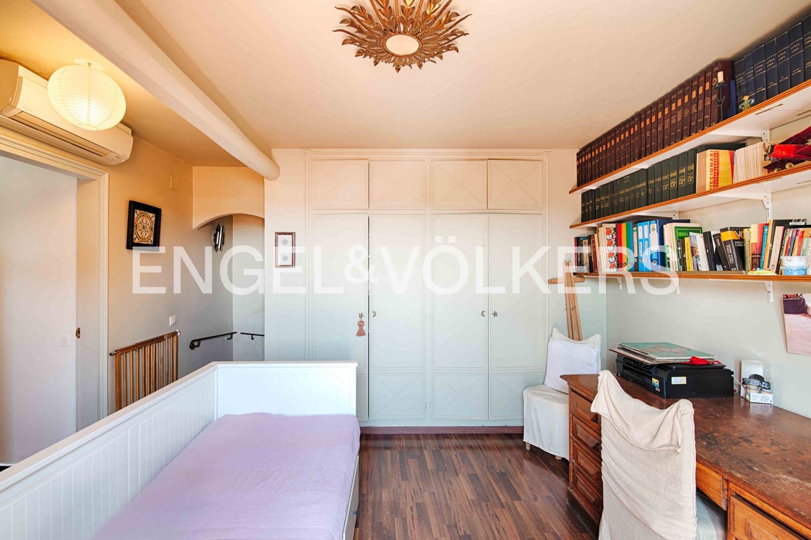 3 soveværelse Byhus til salg i Garriguella med garage - € 330.000 (Ref: 9153241)