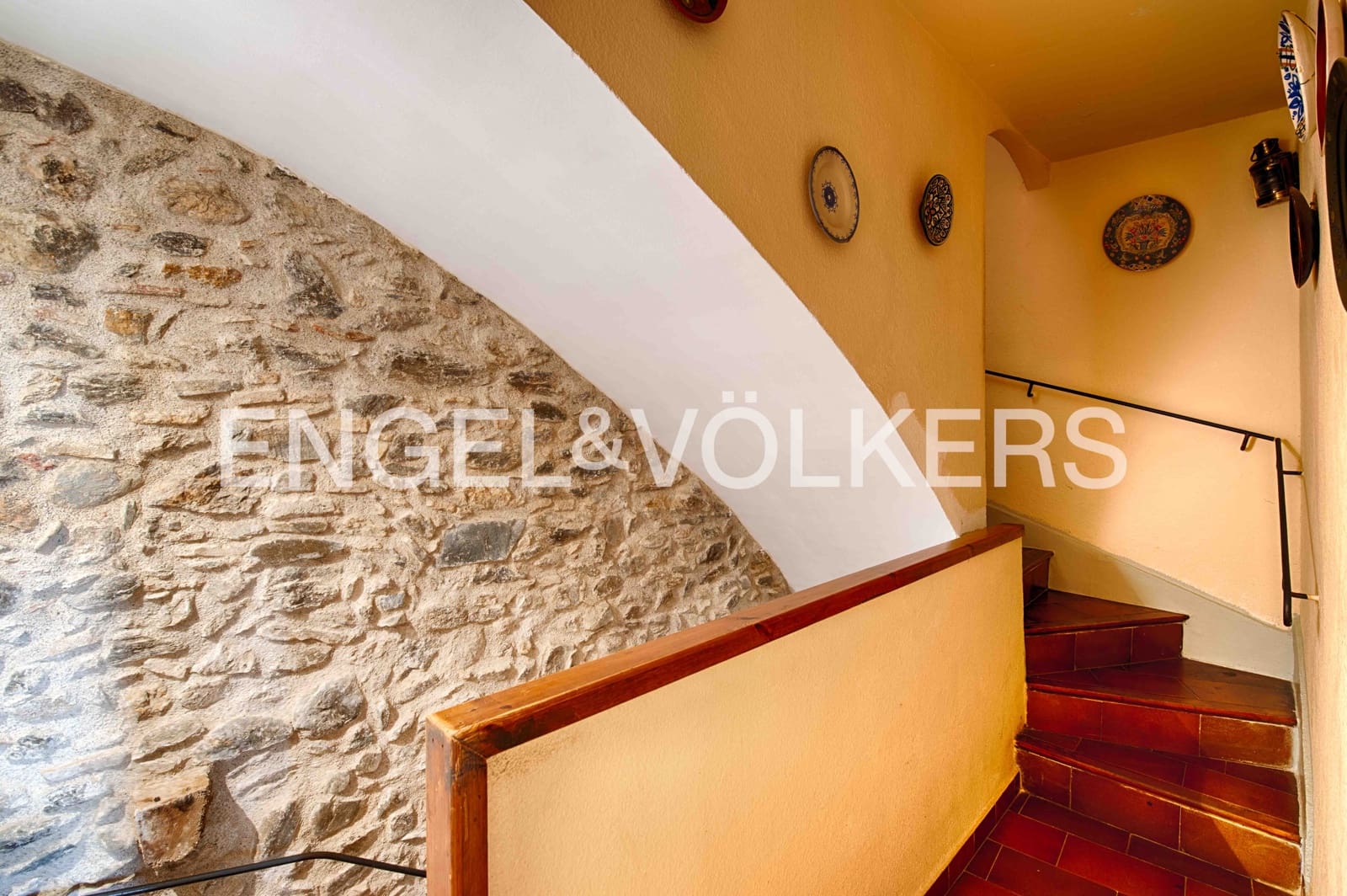 3 soveværelse Byhus til salg i Garriguella med garage - € 330.000 (Ref: 9153241)