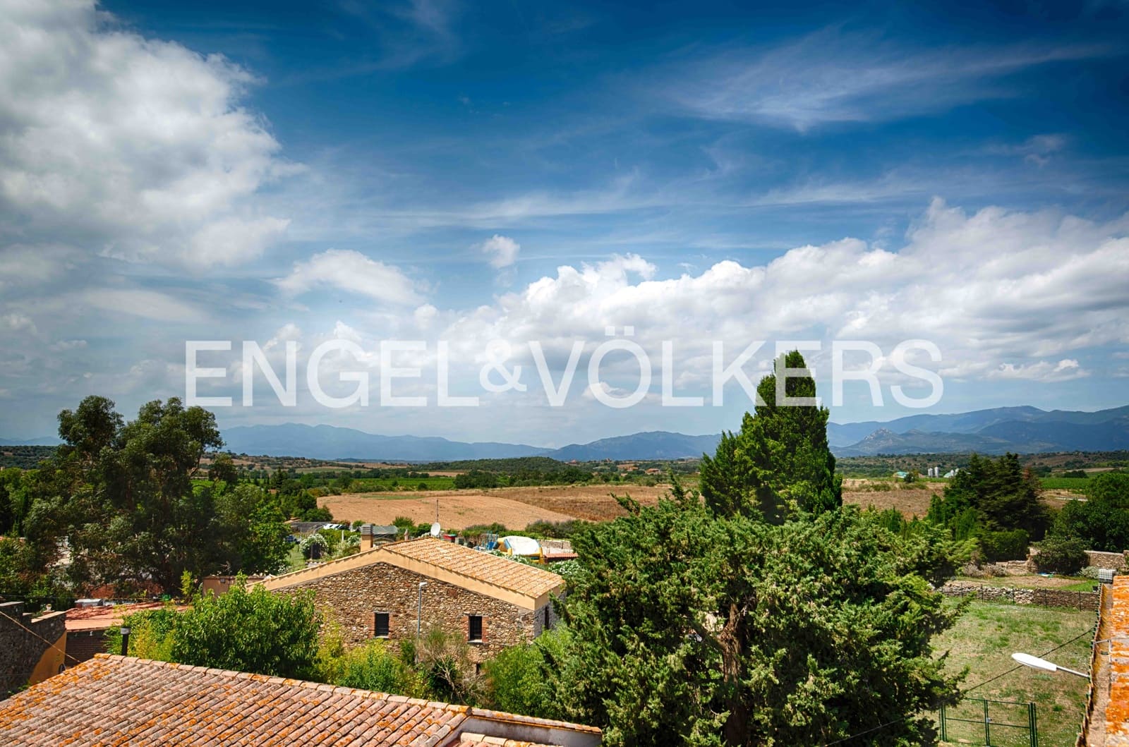 3 soveværelse Byhus til salg i Garriguella med garage - € 330.000 (Ref: 9153241)