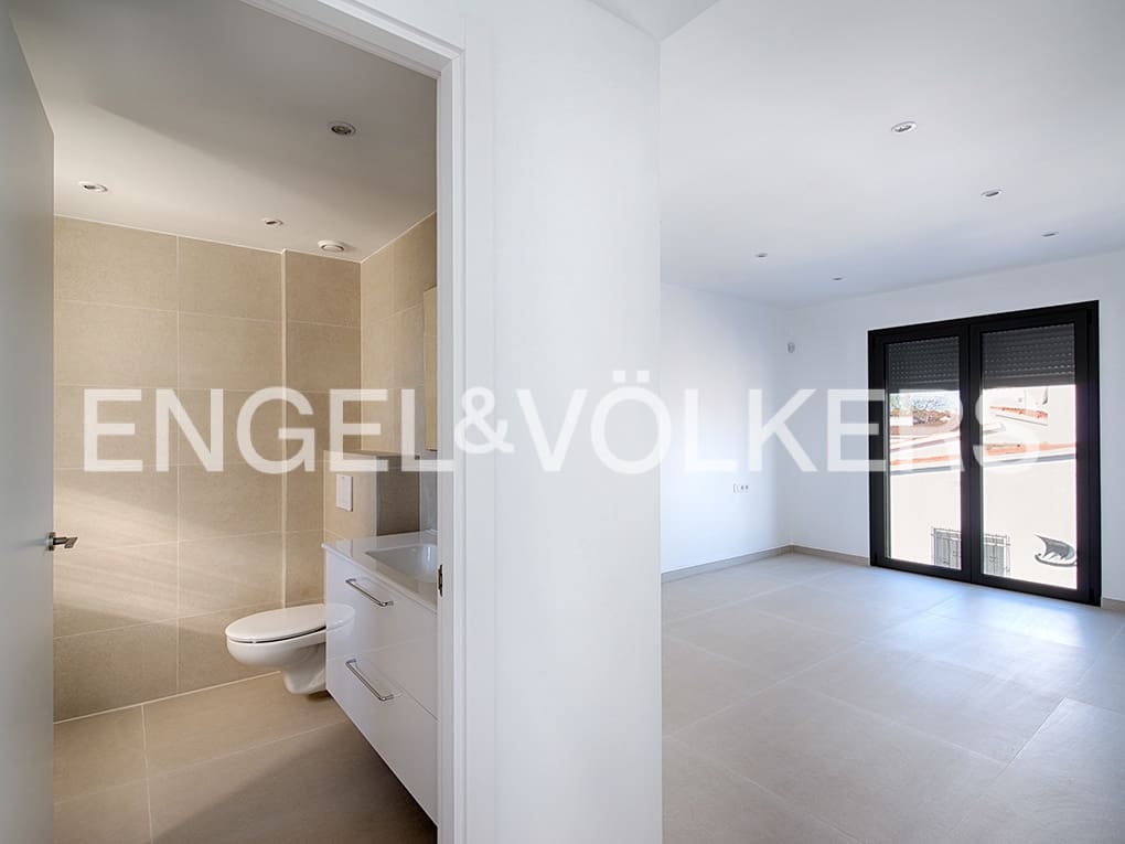 4 quarto Moradia em Banda para venda em Empuriabrava com piscina garagem - 739 000 € (Ref: 9162667)