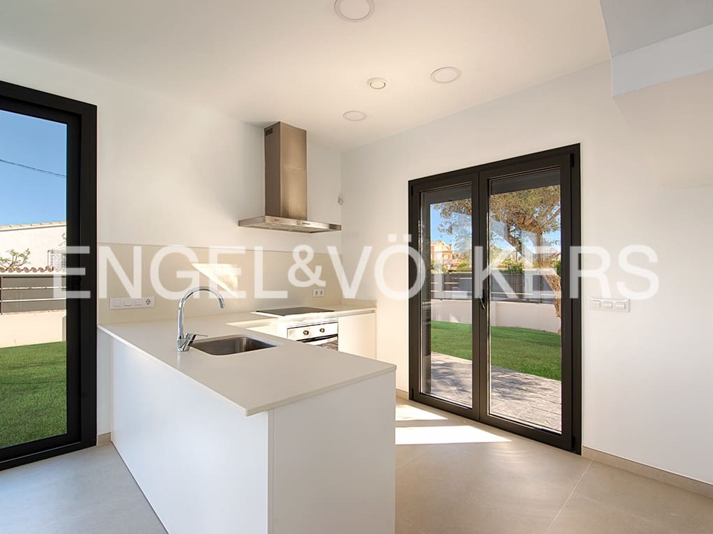 4 quarto Moradia em Banda para venda em Empuriabrava com piscina garagem - 739 000 € (Ref: 9162667)