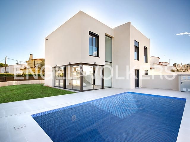 4 slaapkamer Rijtjeshuis te koop in Empuriabrava, Castelló d'Empúries met zwembad garage - € 725.000 (Ref: 9162667)