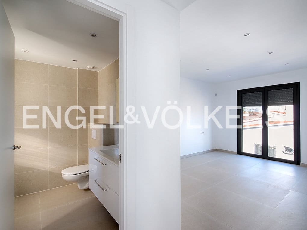 4 slaapkamer Rijtjeshuis te koop in Empuriabrava met zwembad garage - € 725.000 (Ref: 9162667)