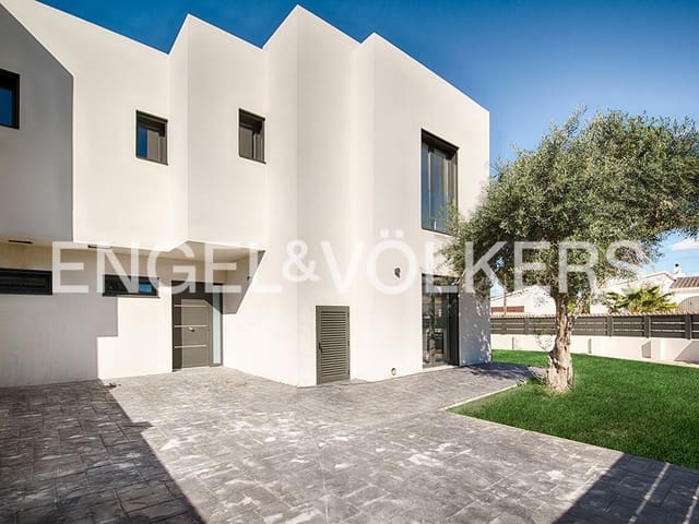 4 slaapkamer Rijtjeshuis te koop in Empuriabrava, Castelló d'Empúries met zwembad garage - € 725.000 (Ref: 9162667)