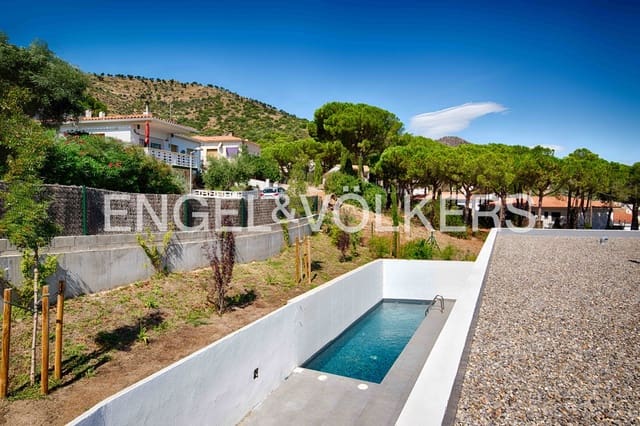 Chalet de 3 habitaciones en El Port de la Selva en venta con piscina garaje - 850.000 € (Ref: 9162851)