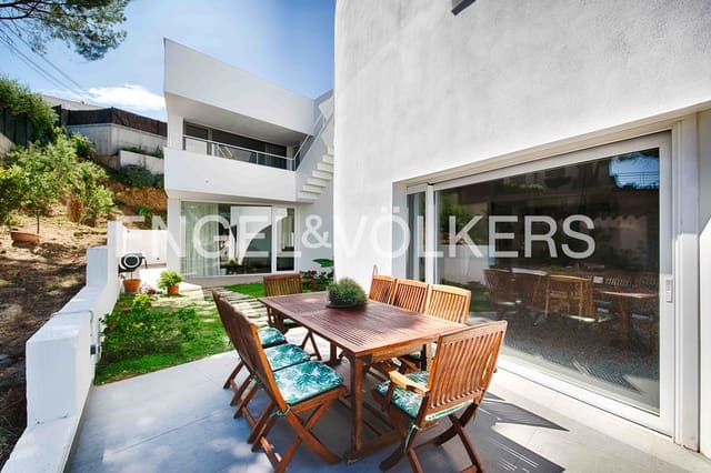 4 bedroom Villa for sale in El Port de la Selva with pool garage - € 1,500,000 (Ref: 9163146)