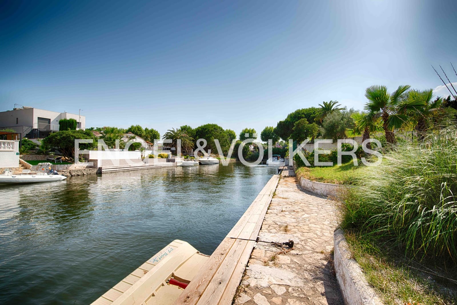 3 soverom Villa til salgs i Empuriabrava med garasje - € 860 000 (Ref: 9170576)