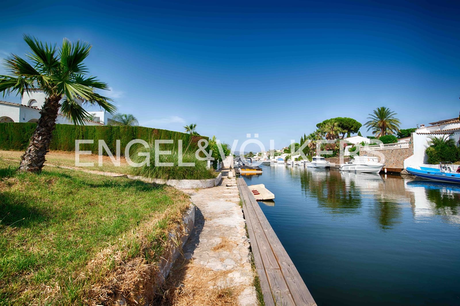 3 soverom Villa til salgs i Empuriabrava med garasje - € 860 000 (Ref: 9170576)