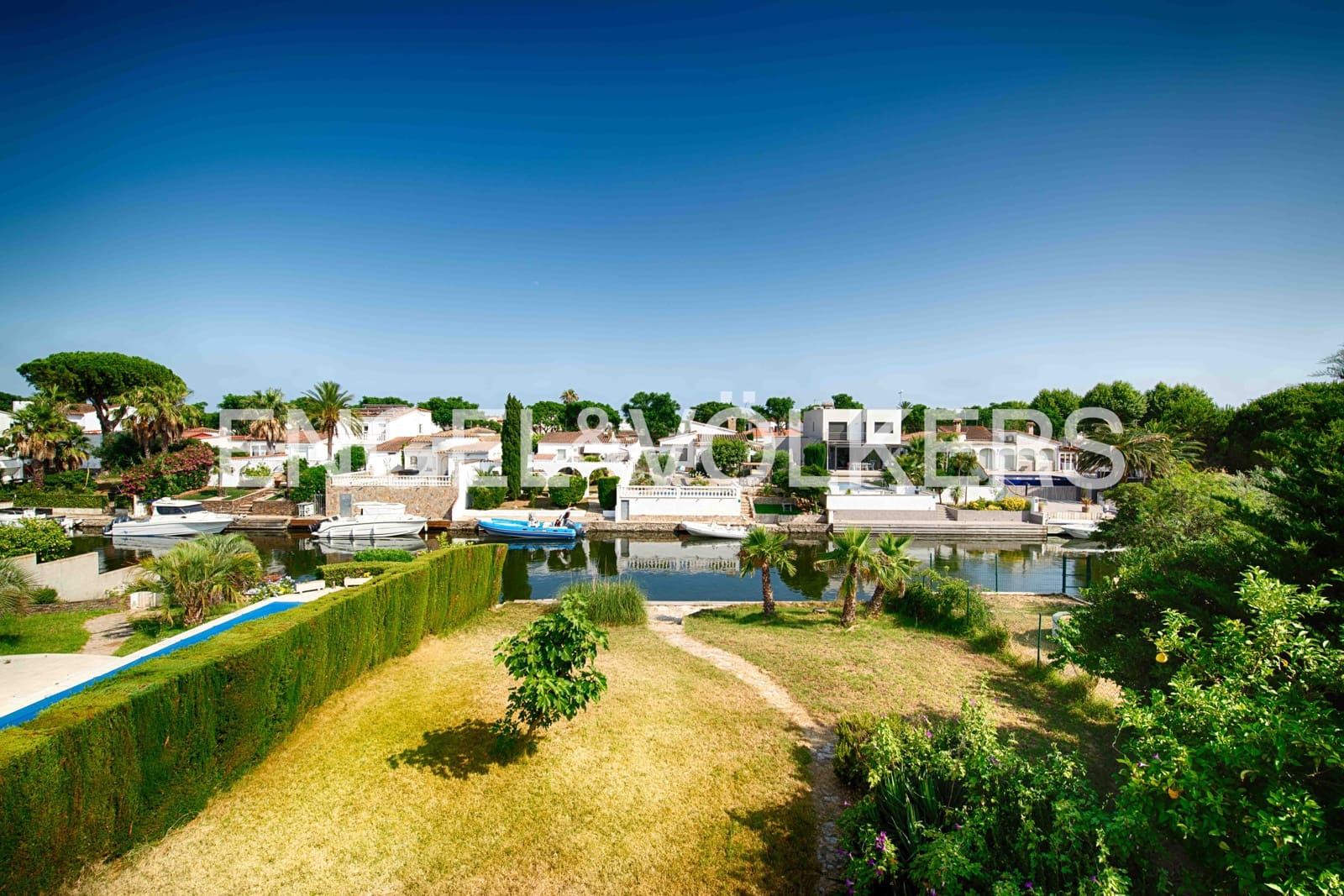 3 soverom Villa til salgs i Empuriabrava med garasje - € 860 000 (Ref: 9170576)