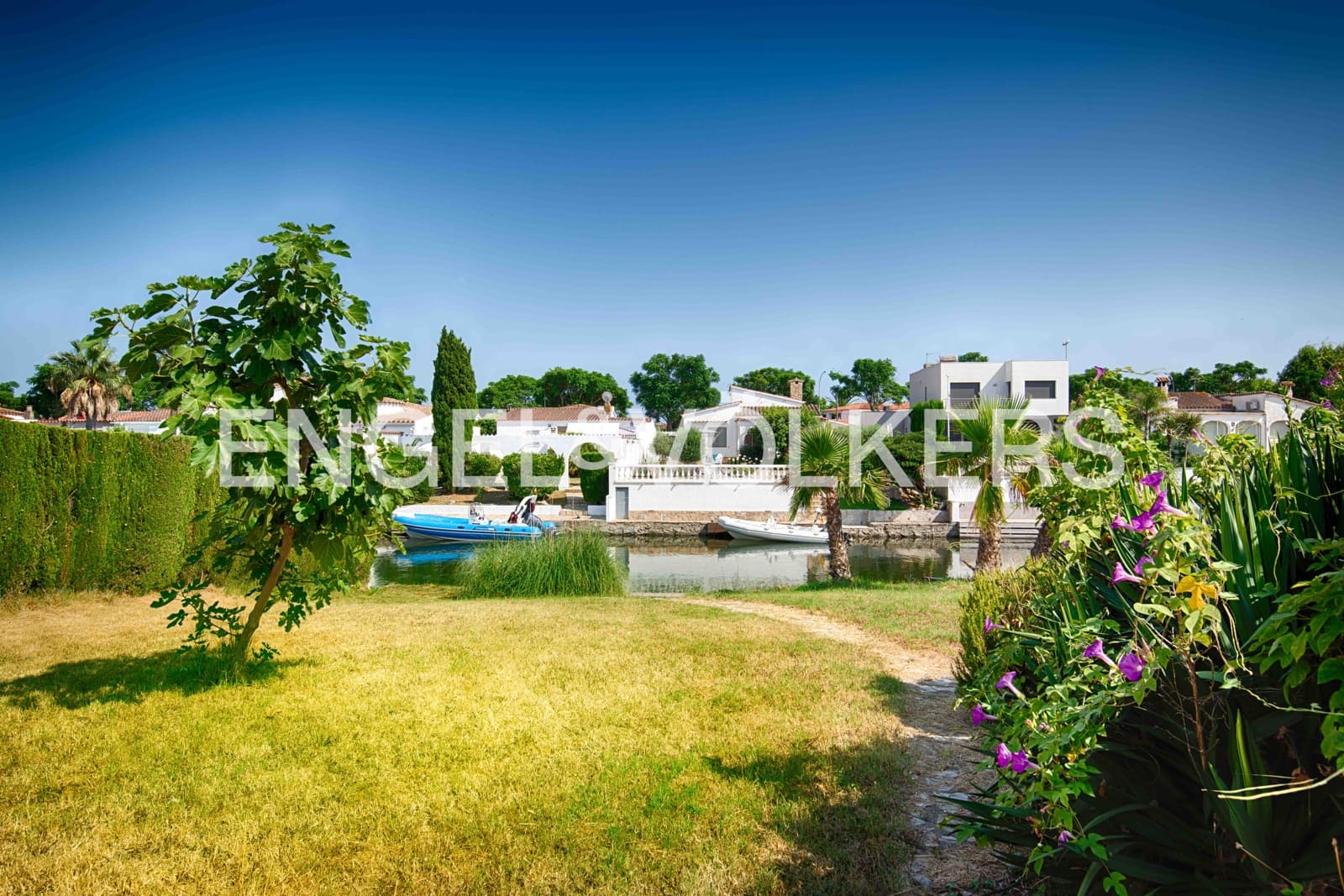 3 soverom Villa til salgs i Empuriabrava med garasje - € 860 000 (Ref: 9170576)
