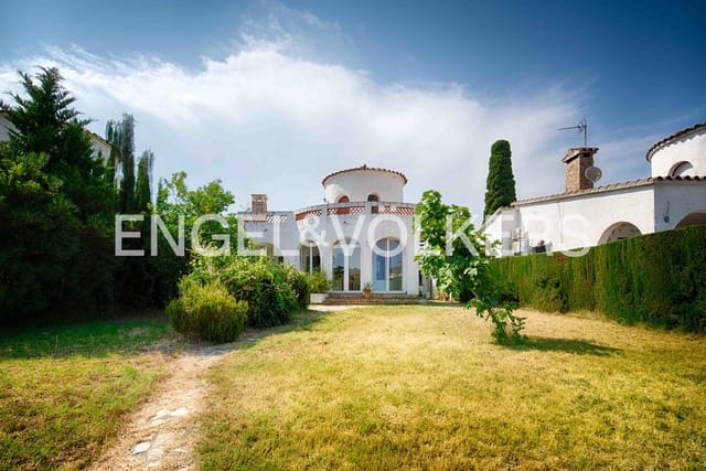3 soverom Villa til salgs i Empuriabrava, Castelló d'Empúries med garasje - € 860 000 (Ref: 9170576)