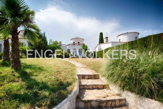 3 soverom Villa til salgs i Empuriabrava, Castelló d'Empúries med garasje - € 860 000 (Ref: 9170576)