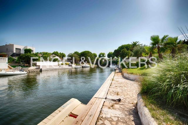 3 soverom Villa til salgs i Empuriabrava, Castelló d'Empúries med garasje - € 860 000 (Ref: 9170576)