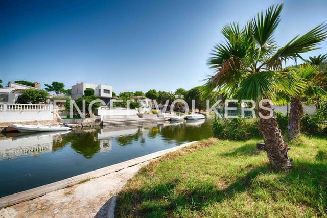 3 soverom Villa til salgs i Empuriabrava, Castelló d'Empúries med garasje - € 860 000 (Ref: 9170576)