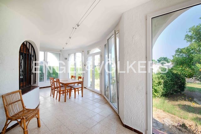 3 soverom Villa til salgs i Empuriabrava, Castelló d'Empúries med garasje - € 860 000 (Ref: 9170576)