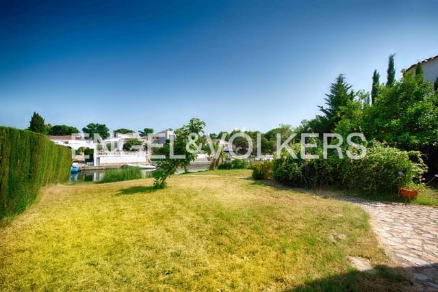 3 soverom Villa til salgs i Empuriabrava, Castelló d'Empúries med garasje - € 860 000 (Ref: 9170576)