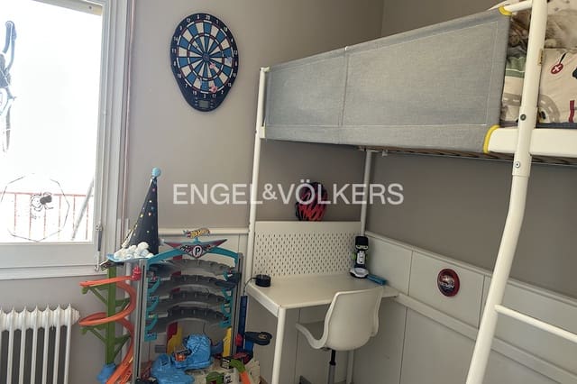 Apartamento de 3 habitaciones en Figueres en venta - 160.000 € (Ref: 9170577)